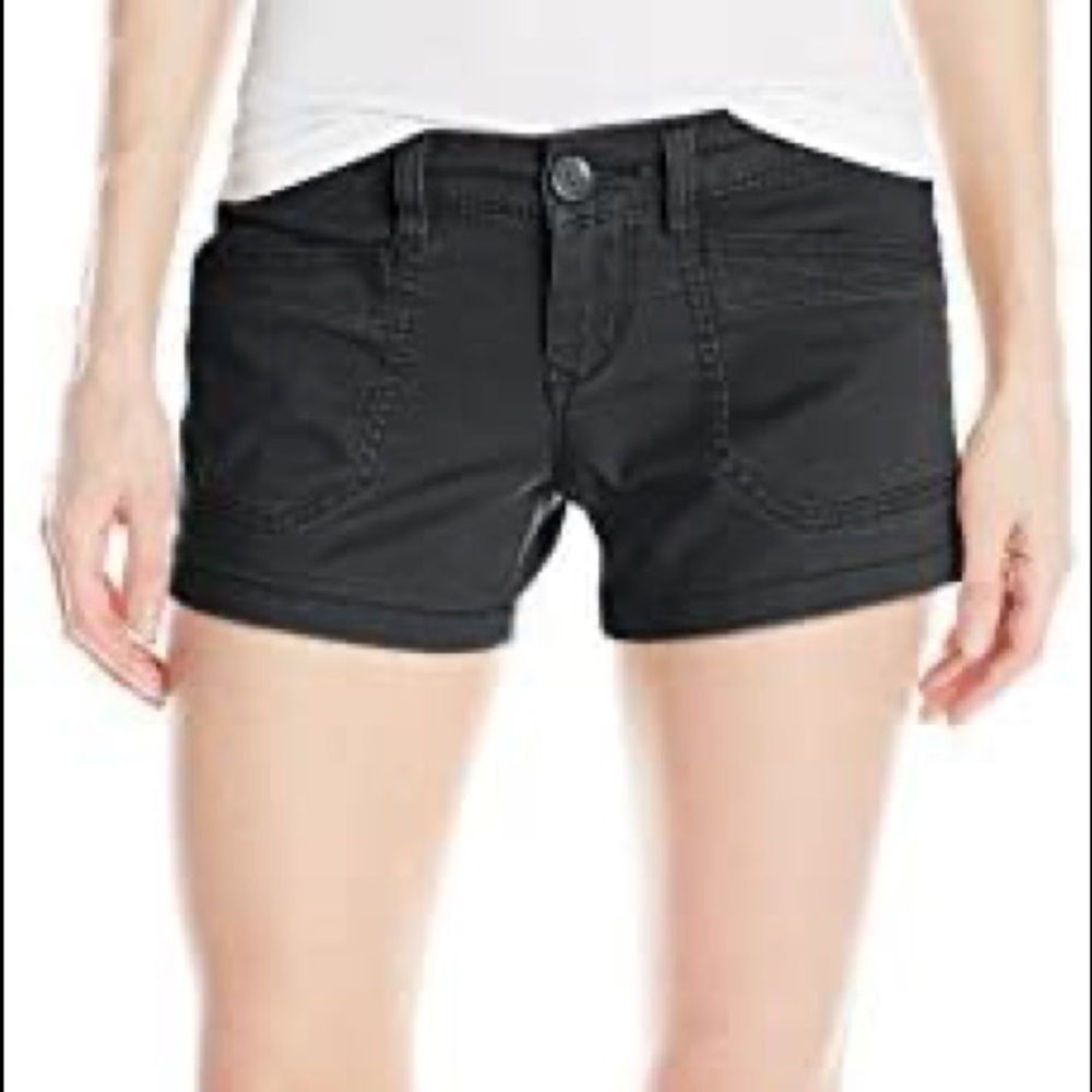 UNIONBAY Delaney Stretch Mid Rise Short 3.5” inseam Black